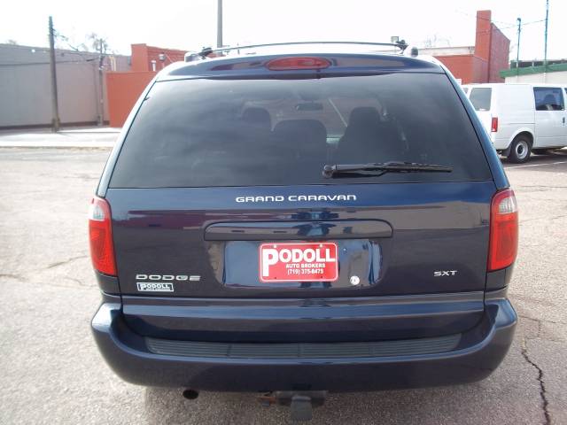 Dodge Grand Caravan 2005 photo 2