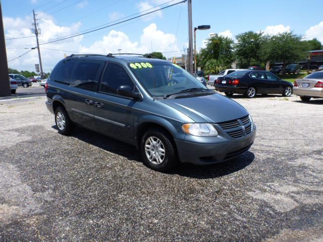 Dodge Grand Caravan 2005 photo 2