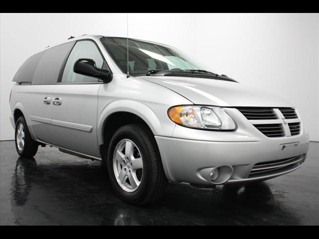 Dodge Grand Caravan 2005 photo 3