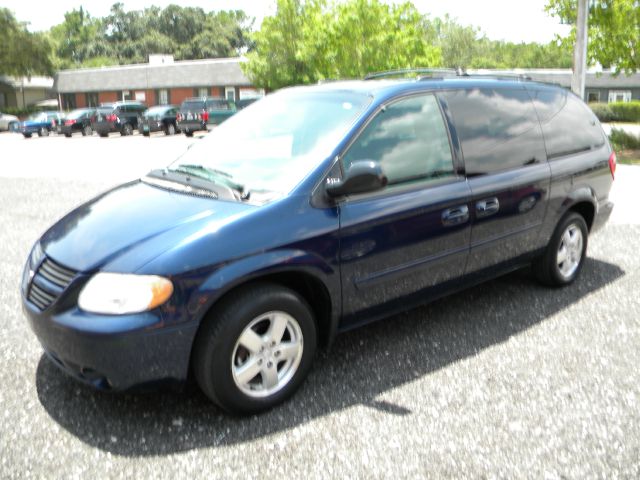 Dodge Grand Caravan 2005 photo 2