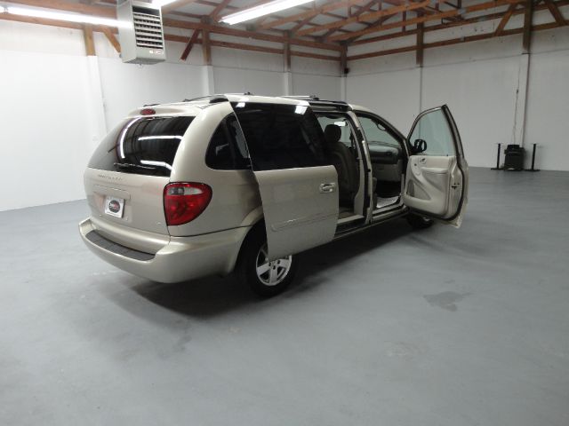 Dodge Grand Caravan 2005 photo 17