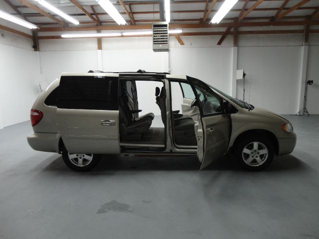 Dodge Grand Caravan 2005 photo 19