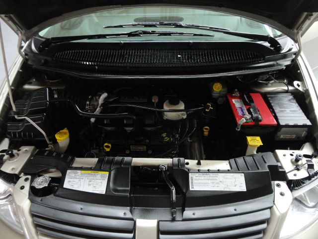 Dodge Grand Caravan 2005 photo 27