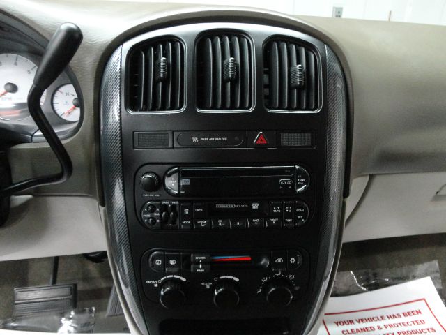 Dodge Grand Caravan 2005 photo 39