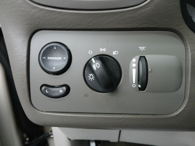 Dodge Grand Caravan 2005 photo 42