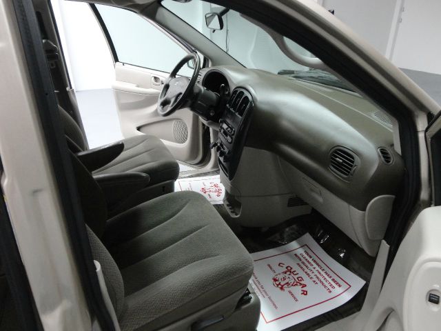 Dodge Grand Caravan 2005 photo 48