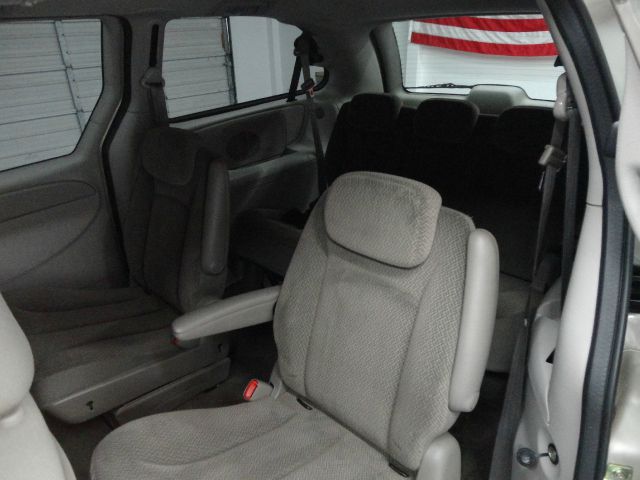 Dodge Grand Caravan 2005 photo 53