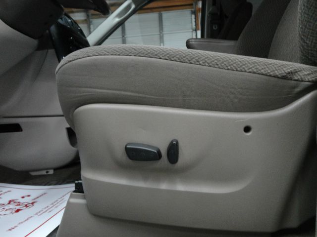 Dodge Grand Caravan 2005 photo 58