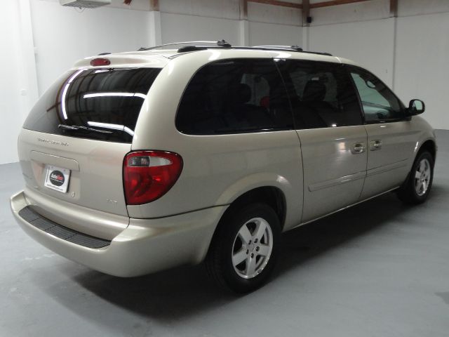 Dodge Grand Caravan 2005 photo 62