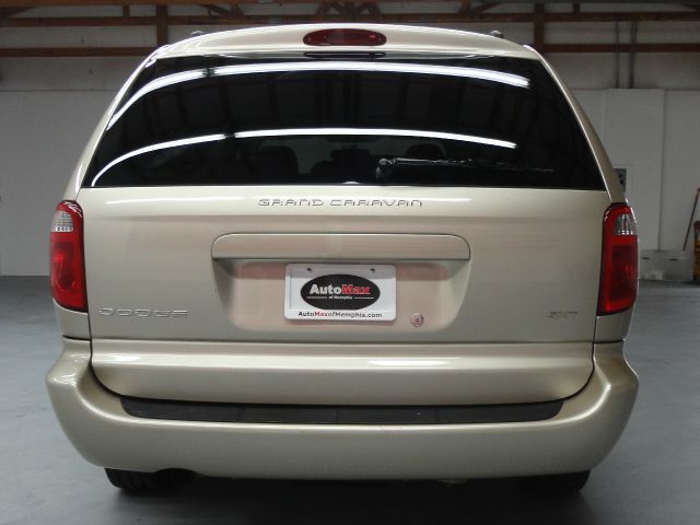 Dodge Grand Caravan 2005 photo 65