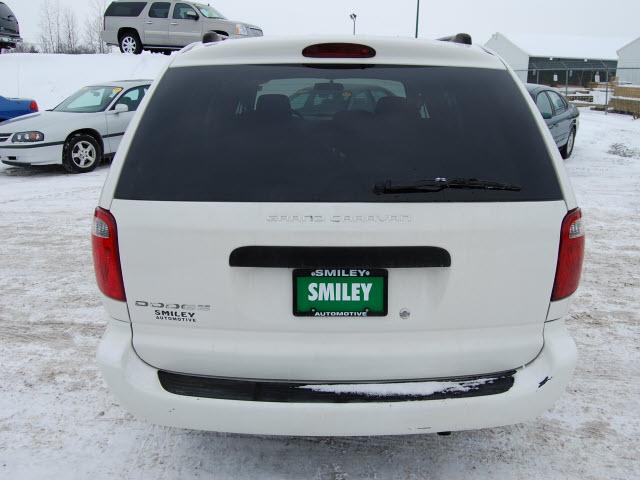 Dodge Grand Caravan 2005 photo 2