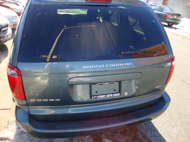 Dodge Grand Caravan 2005 photo 3