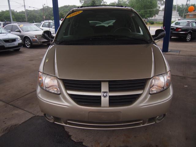 Dodge Grand Caravan 2005 photo 2