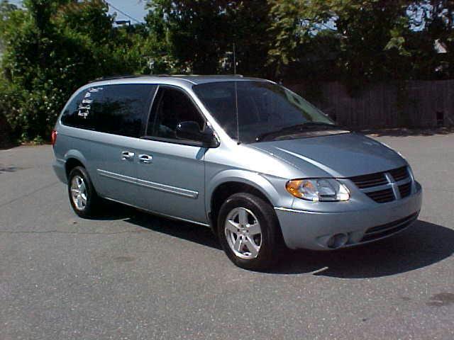 Dodge Grand Caravan 2005 photo 2