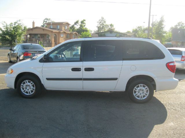 Dodge Grand Caravan 2005 photo 2