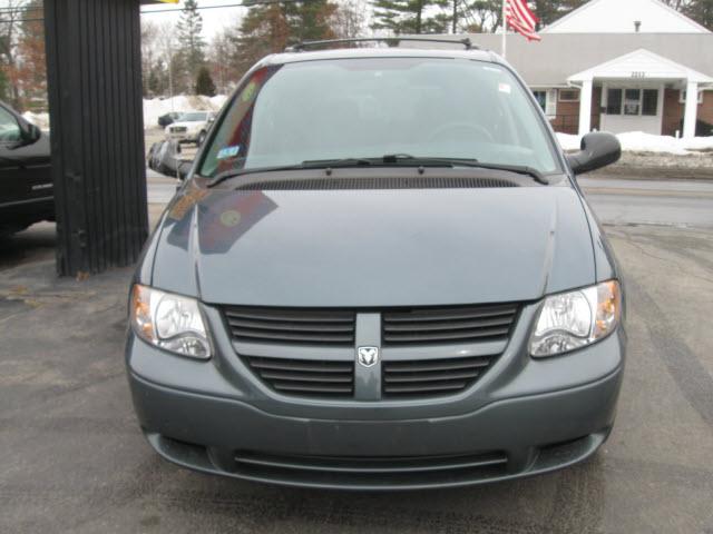 Dodge Grand Caravan 2005 photo 2