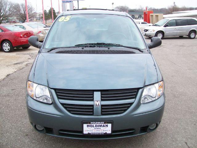 Dodge Grand Caravan 2005 photo 2