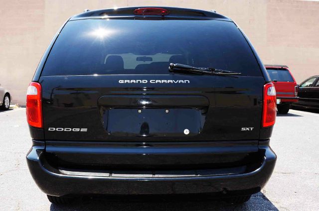 Dodge Grand Caravan 2005 photo 2