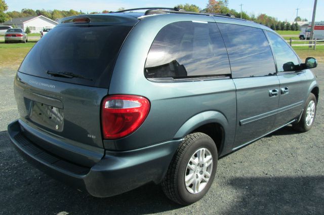 Dodge Grand Caravan 2005 photo 2