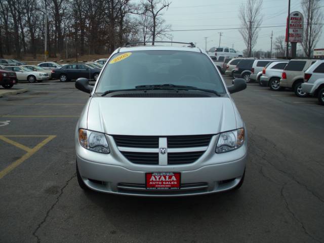 Dodge Grand Caravan 2005 photo 2