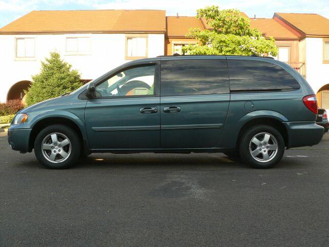 Dodge Grand Caravan 2005 photo 2