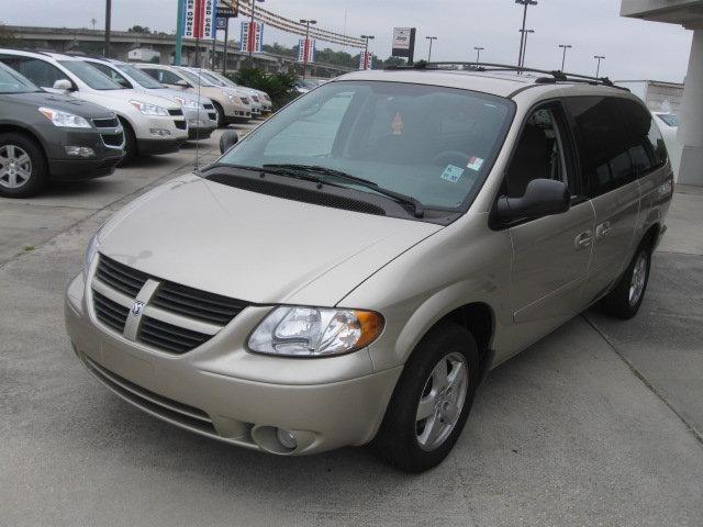 Dodge Grand Caravan 2005 photo 2