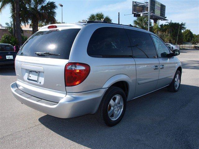 Dodge Grand Caravan 2005 photo 1