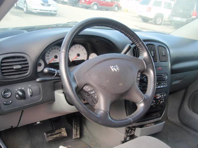 Dodge Grand Caravan 2005 photo 2