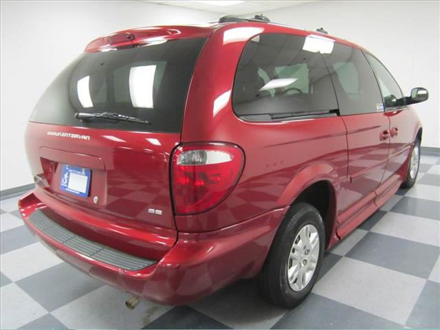 Dodge Grand Caravan 2005 photo 2