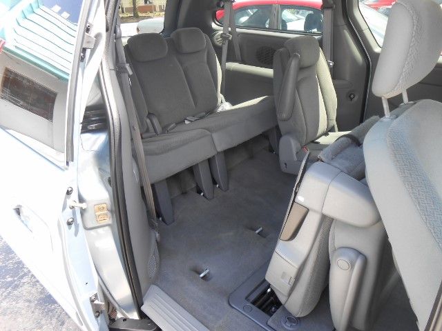 Dodge Grand Caravan 2005 photo 10