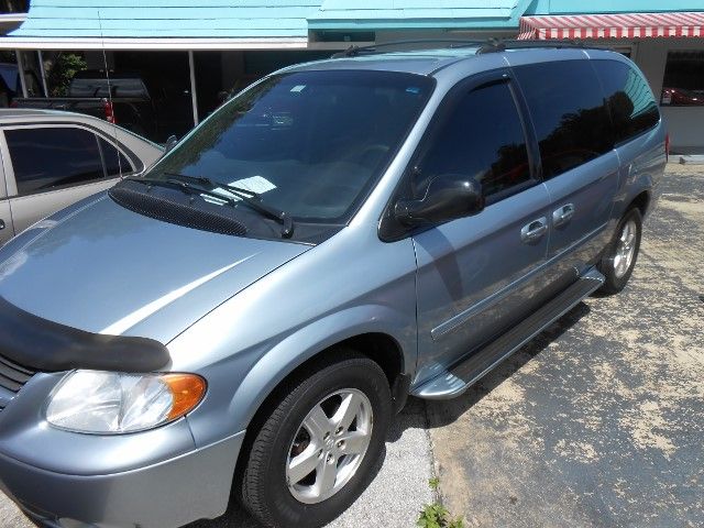 Dodge Grand Caravan 2005 photo 3