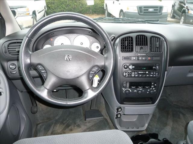 Dodge Grand Caravan 2005 photo 3