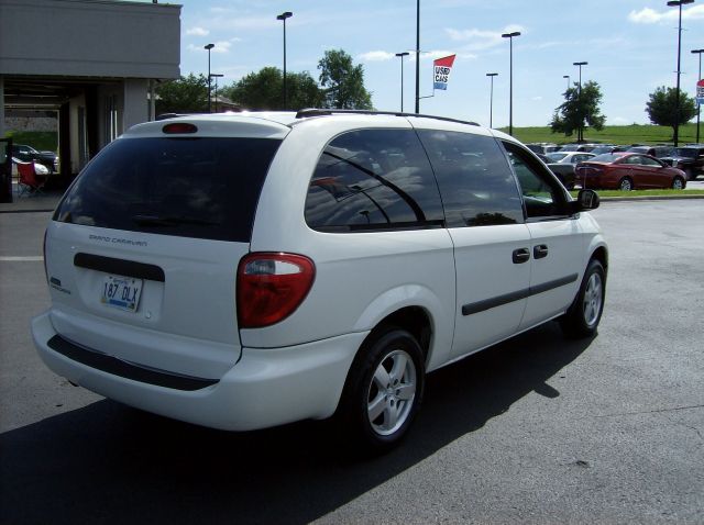 Dodge Grand Caravan 2005 photo 2