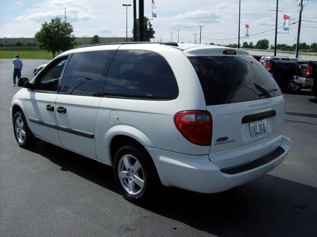 Dodge Grand Caravan 2005 photo 3