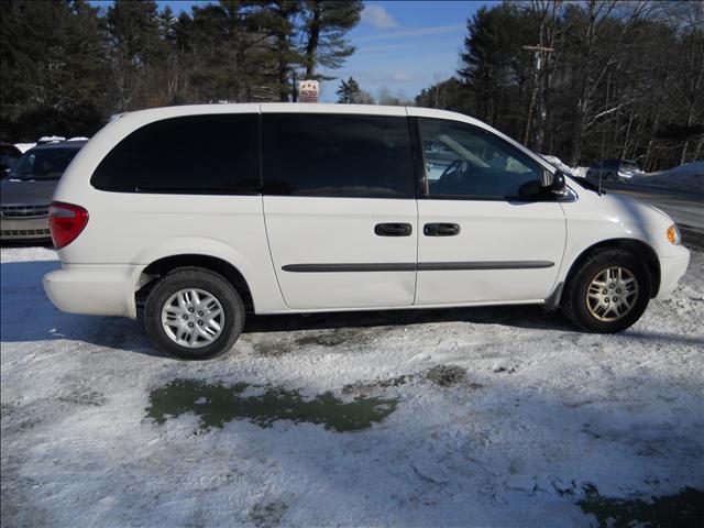 Dodge Grand Caravan 2005 photo 2