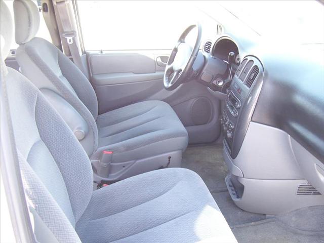 Dodge Grand Caravan 2005 photo 2