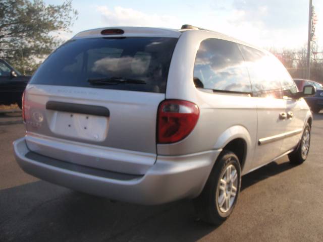 Dodge Grand Caravan 2005 photo 2