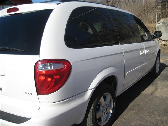 Dodge Grand Caravan 2005 photo 1