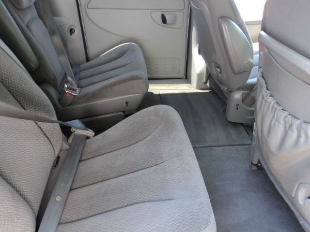 Dodge Grand Caravan 2005 photo 2