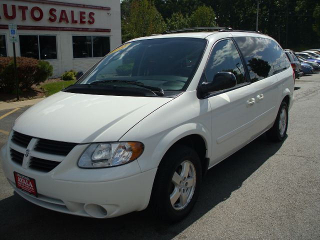 Dodge Grand Caravan 2005 photo 3