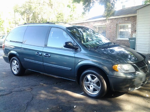 Dodge Grand Caravan 2005 photo 2