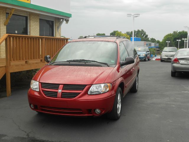 Dodge Grand Caravan 2005 photo 2