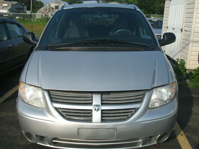 Dodge Grand Caravan 2005 photo 2