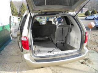 Dodge Grand Caravan 2005 photo 2