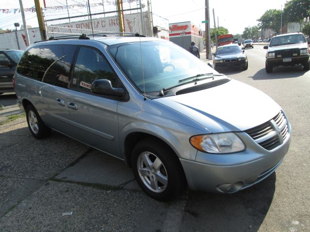 Dodge Grand Caravan 2005 photo 1