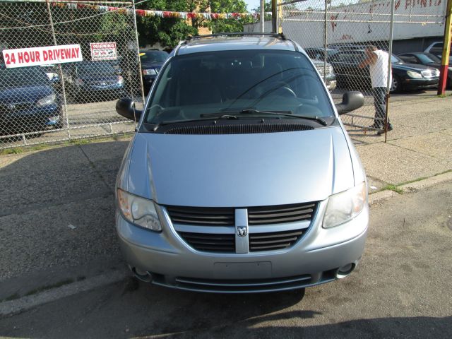 Dodge Grand Caravan 2005 photo 3