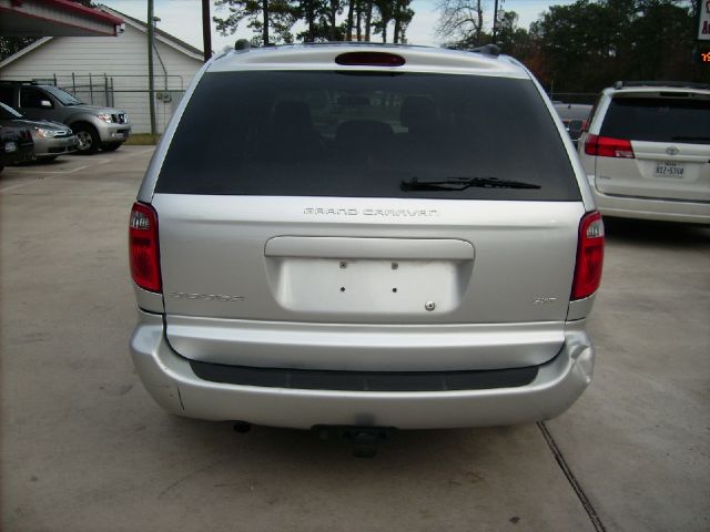 Dodge Grand Caravan 2005 photo 2