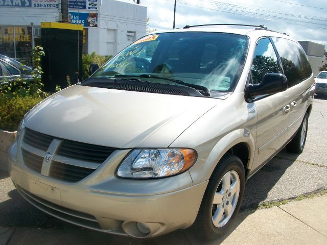 Dodge Grand Caravan 2005 photo 3