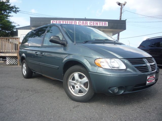 Dodge Grand Caravan 2005 photo 2