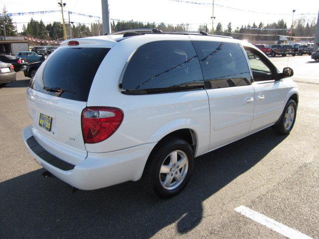 Dodge Grand Caravan 2005 photo 4